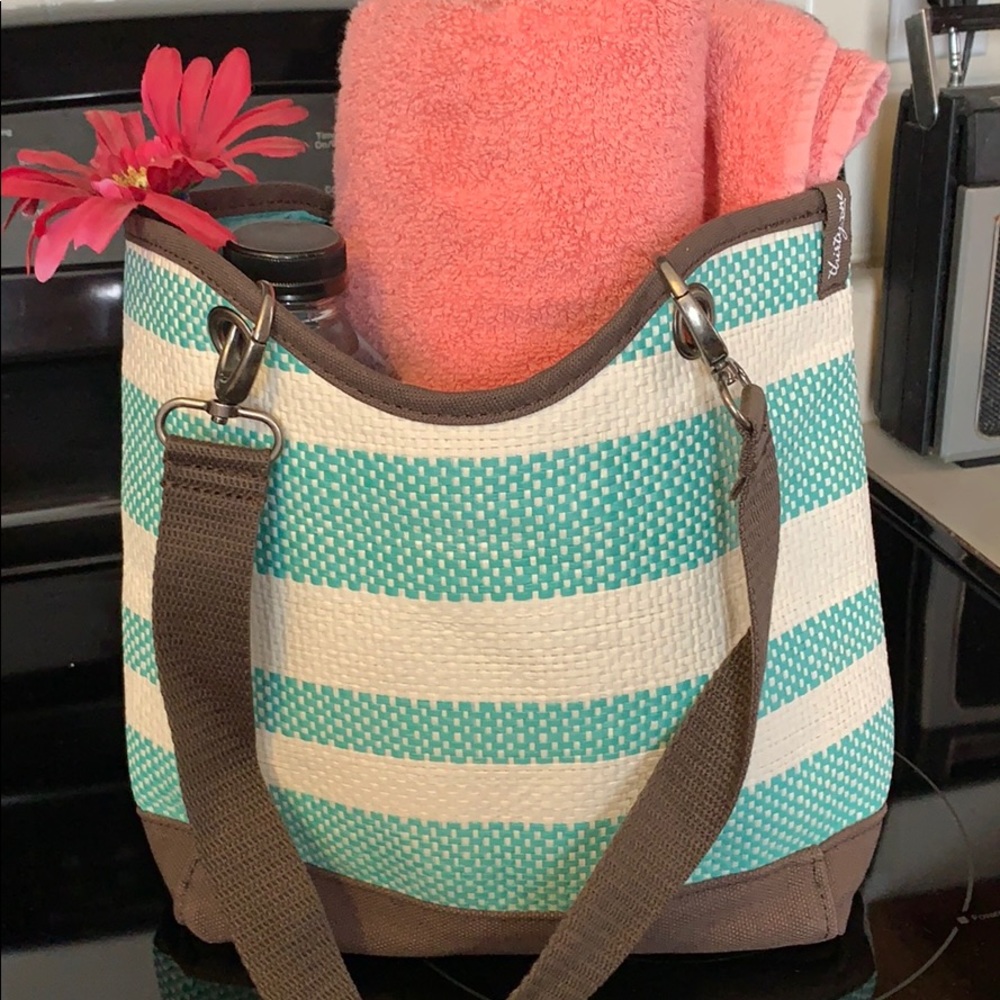 The canvas crew mini by Thirty One